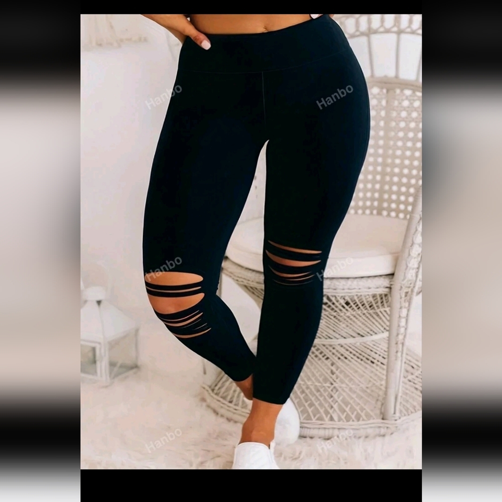 Plus Size Women Solid Color Skinny Leggings With Distressed Details